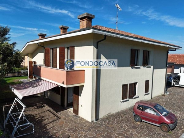 casa indipendente in vendita a Castiglione delle Stiviere