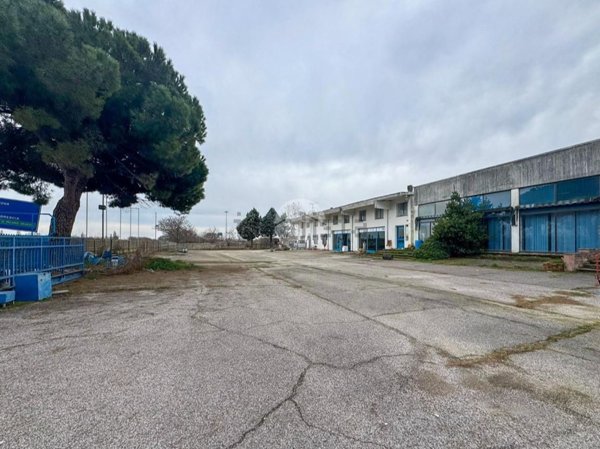 capannone in vendita a Castiglione delle Stiviere