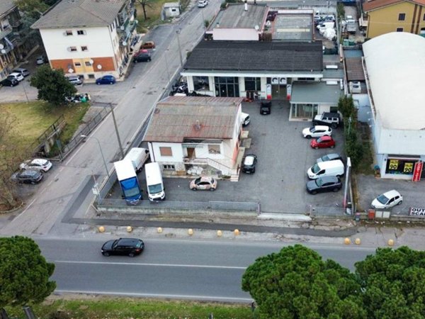 locale commerciale in vendita a Castiglione delle Stiviere