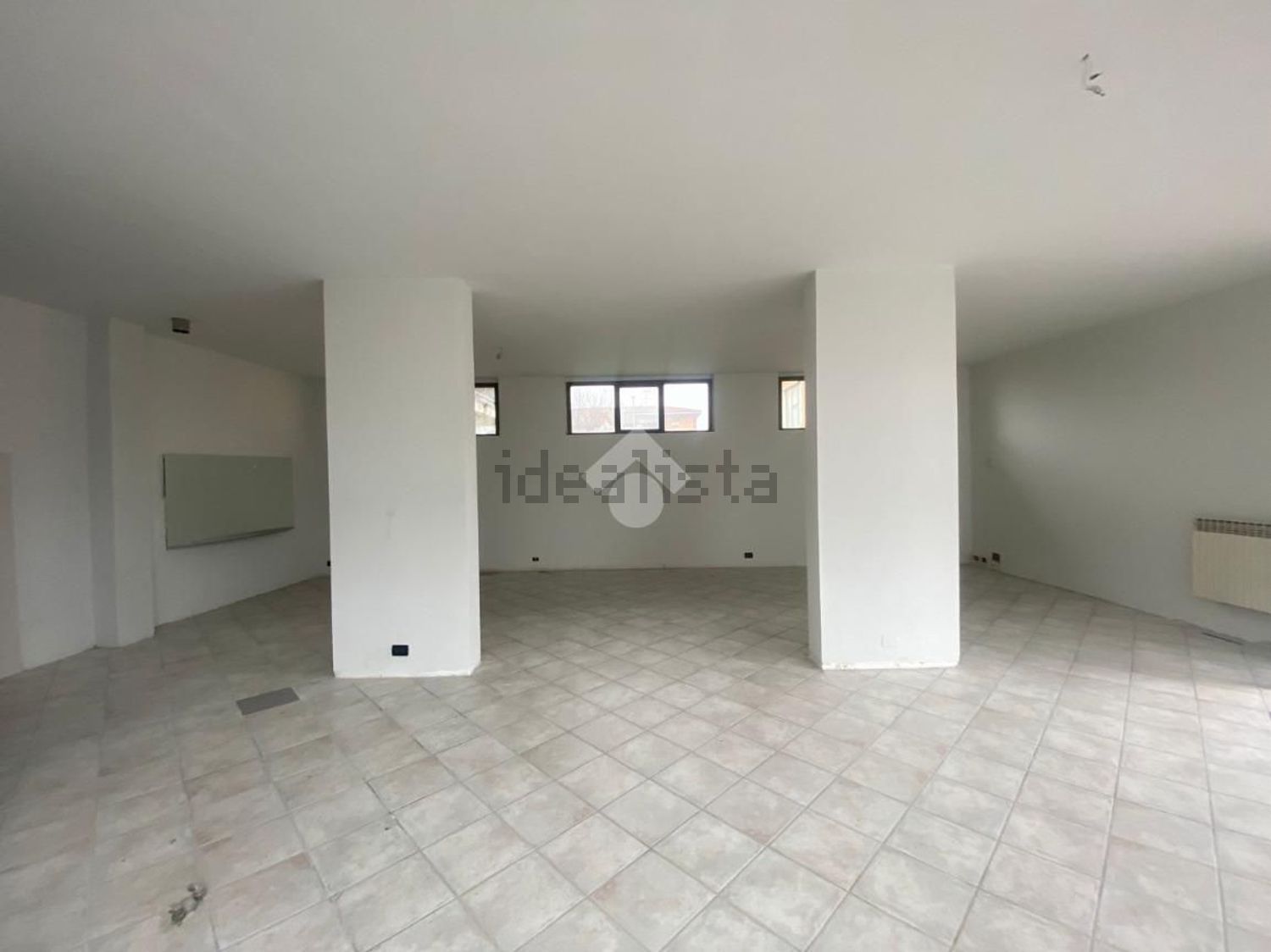 locale commerciale in vendita a Castiglione delle Stiviere