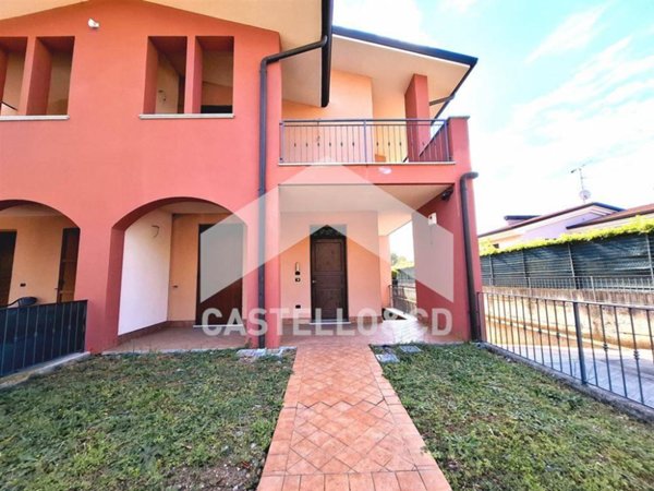 casa indipendente in vendita a Castiglione delle Stiviere