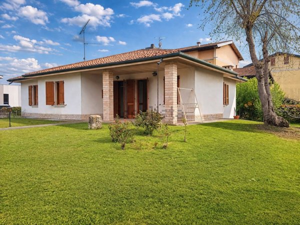 casa indipendente in vendita a Castiglione delle Stiviere