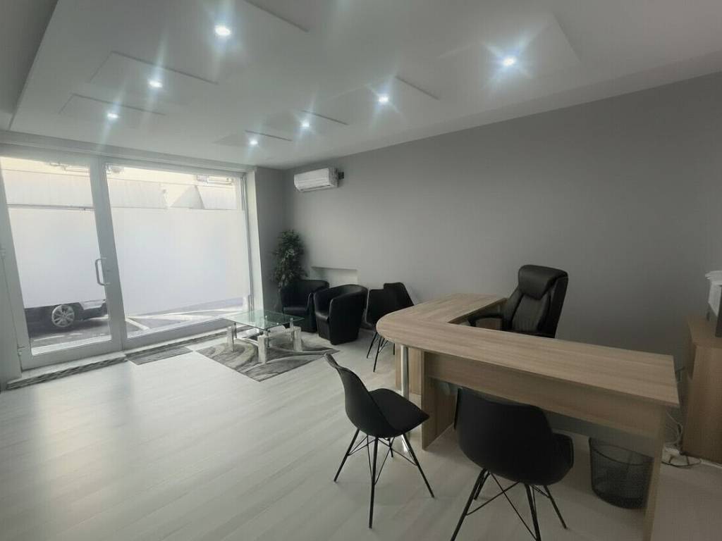 negozio in vendita a Castiglione delle Stiviere