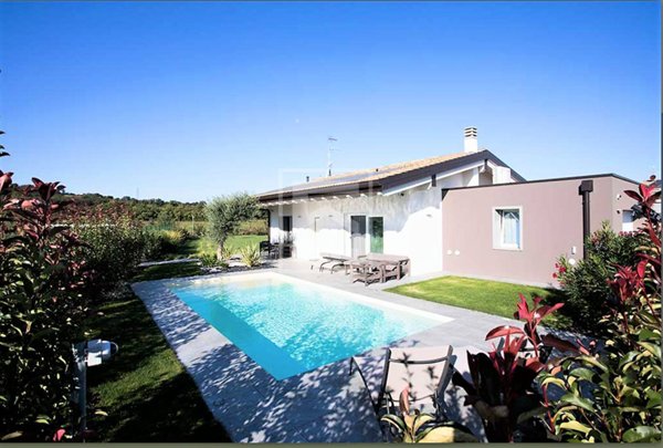 casa indipendente in vendita a Castiglione delle Stiviere