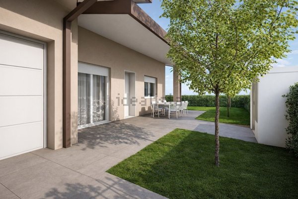 casa indipendente in vendita a Castiglione delle Stiviere