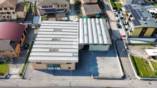 locale commerciale in vendita a Castiglione delle Stiviere