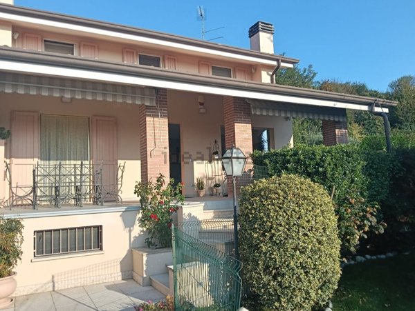 casa indipendente in vendita a Castiglione delle Stiviere