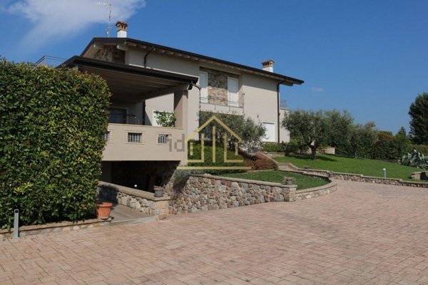 casa indipendente in vendita a Castiglione delle Stiviere in zona Gozzolina