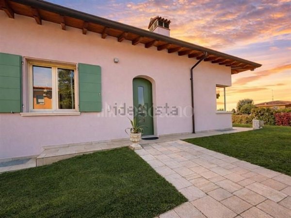 casa indipendente in vendita a Castiglione delle Stiviere in zona Grole