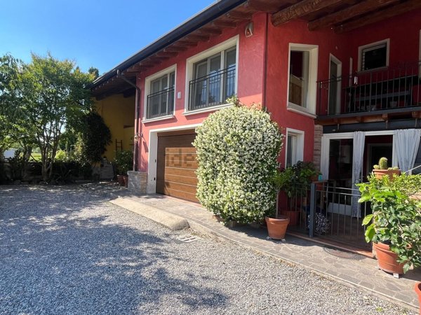 casale in vendita a Castiglione delle Stiviere in zona Gozzolina