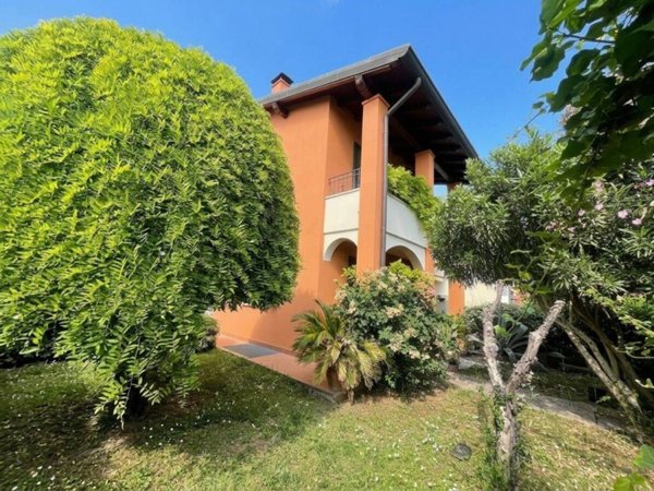 casa indipendente in vendita a Castiglione delle Stiviere