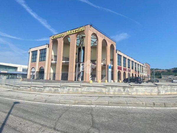 negozio in vendita a Castiglione delle Stiviere