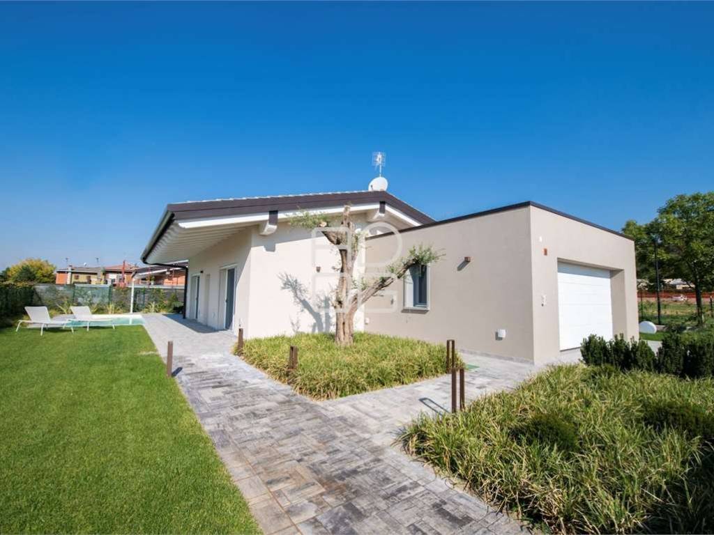 casa indipendente in vendita a Castiglione delle Stiviere