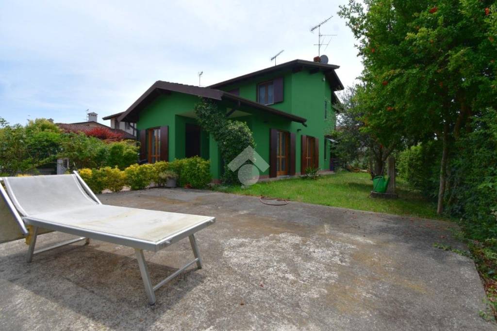 casa indipendente in vendita a Castiglione delle Stiviere