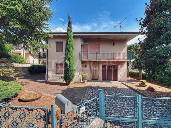 casa indipendente in vendita a Castiglione delle Stiviere
