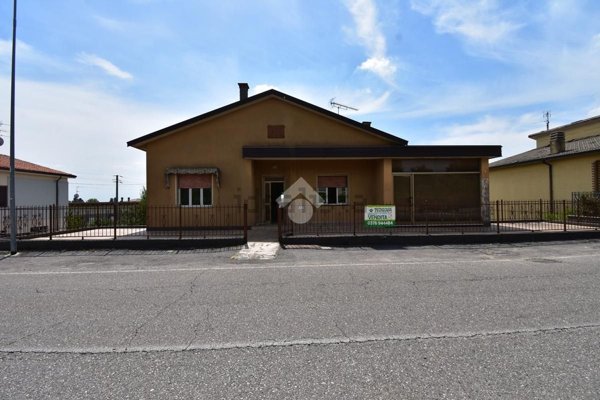 casa indipendente in vendita a Castiglione delle Stiviere