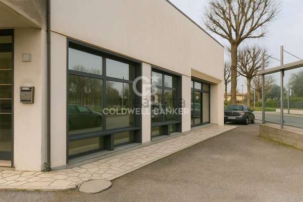locale commerciale in vendita a Castiglione delle Stiviere
