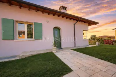 casa indipendente in vendita a Castiglione delle Stiviere in zona Grole