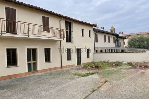 casale in vendita a Castiglione delle Stiviere in zona Astore