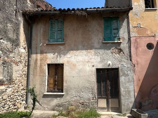 casa indipendente in vendita a Castiglione delle Stiviere