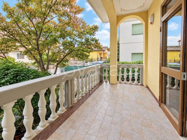 casa indipendente in vendita a Castiglione delle Stiviere