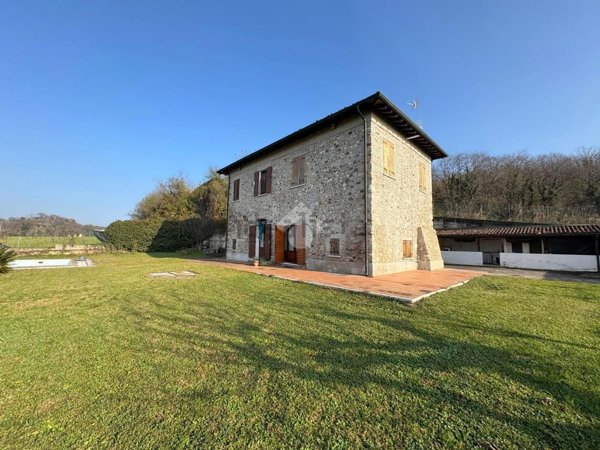 casa indipendente in vendita a Cavriana