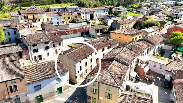 casa indipendente in vendita a Cavriana