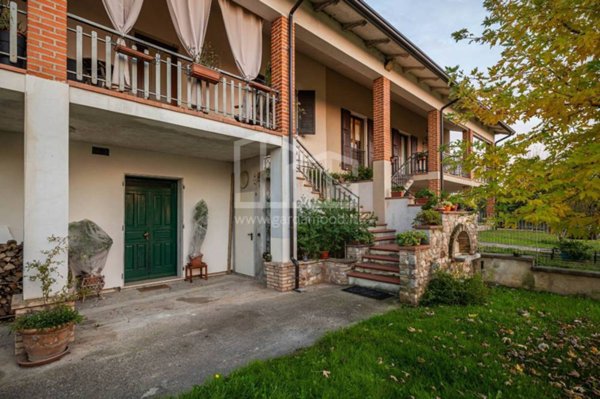 casa indipendente in vendita a Cavriana
