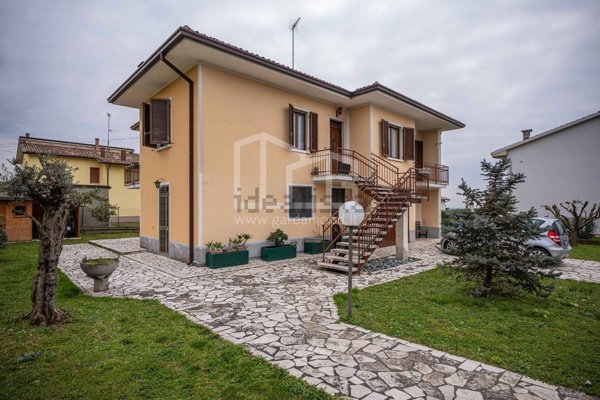 casa indipendente in vendita a Cavriana