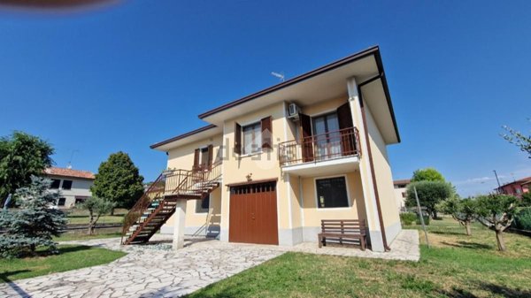 casa indipendente in vendita a Cavriana
