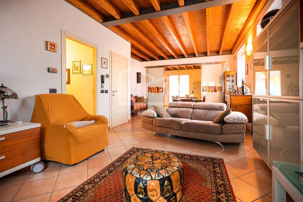 casa indipendente in vendita a Cavriana