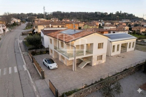 casa indipendente in vendita a Cavriana