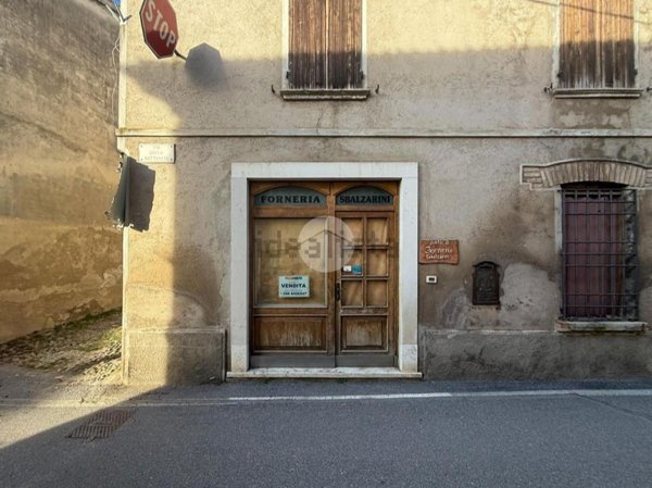 locale commerciale in vendita a Cavriana
