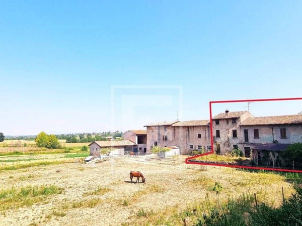 casale in vendita a Cavriana