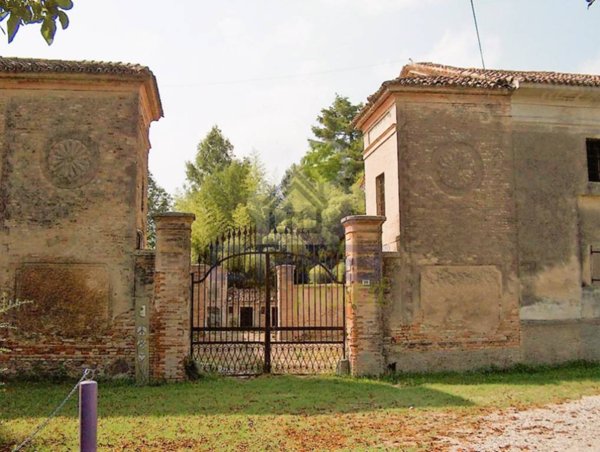 casa indipendente in vendita a Ceresara in zona San Martino Gusnago