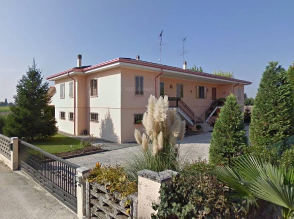 casa indipendente in vendita a Ceresara