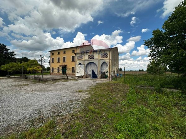 casa indipendente in vendita a Ceresara