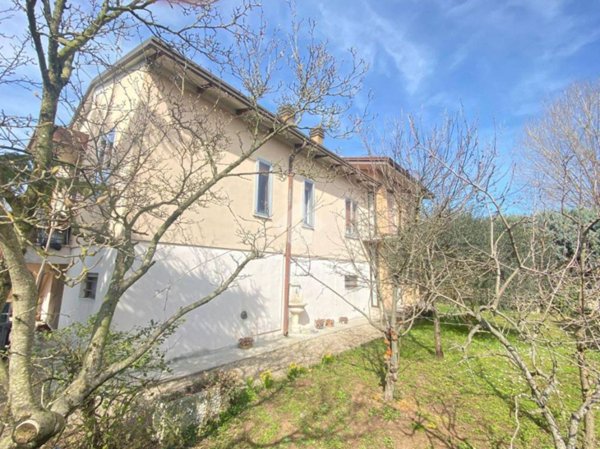 casa indipendente in vendita a Ceresara