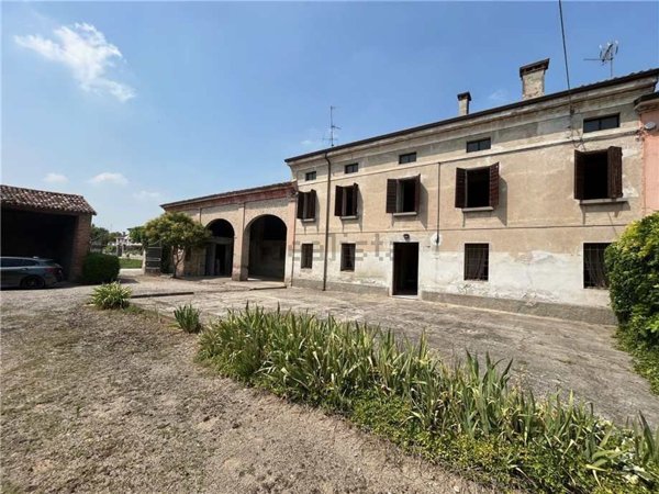 casa indipendente in vendita a Ceresara