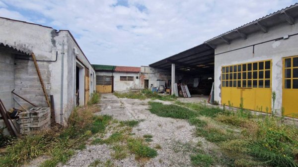 villa in vendita a Ceresara