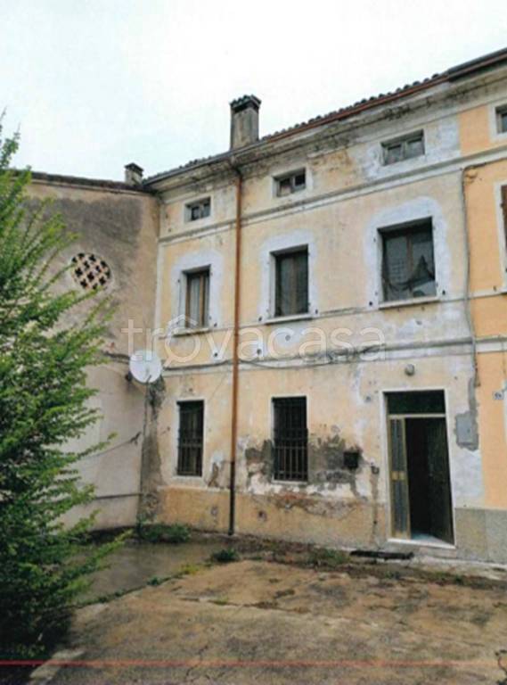 casa indipendente in vendita a Ceresara