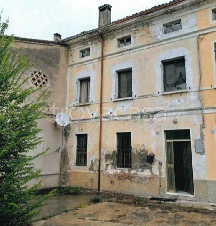 casa indipendente in vendita a Ceresara