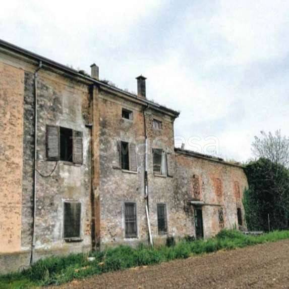 casa indipendente in vendita a Ceresara