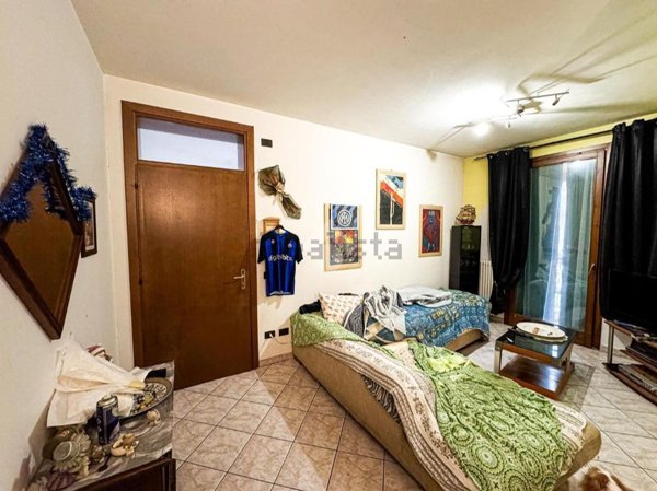 casa indipendente in vendita a Ceresara