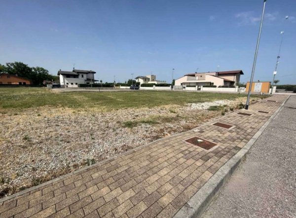 terreno edificabile in vendita a Ceresara