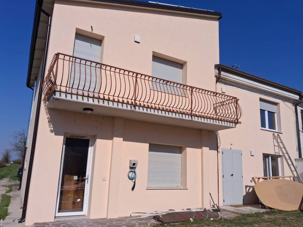 casa indipendente in vendita a Ceresara