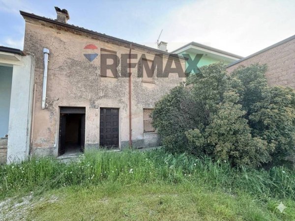 casa indipendente in vendita a Ceresara