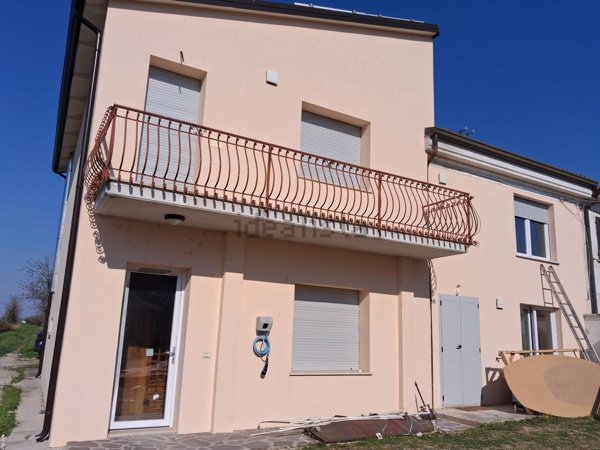 casale in vendita a Ceresara