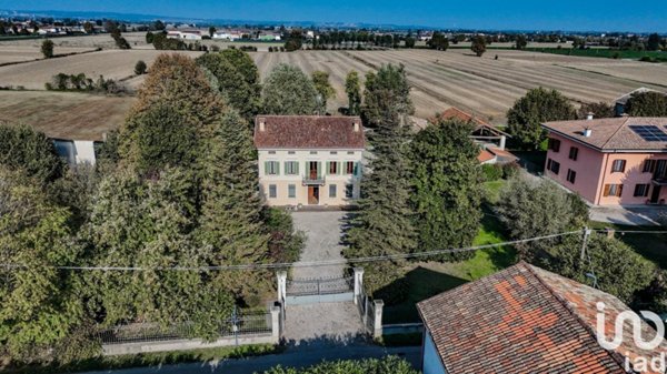 casa indipendente in vendita a Ceresara