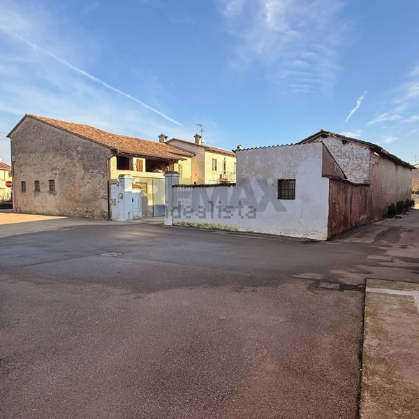 casale in vendita a Ceresara